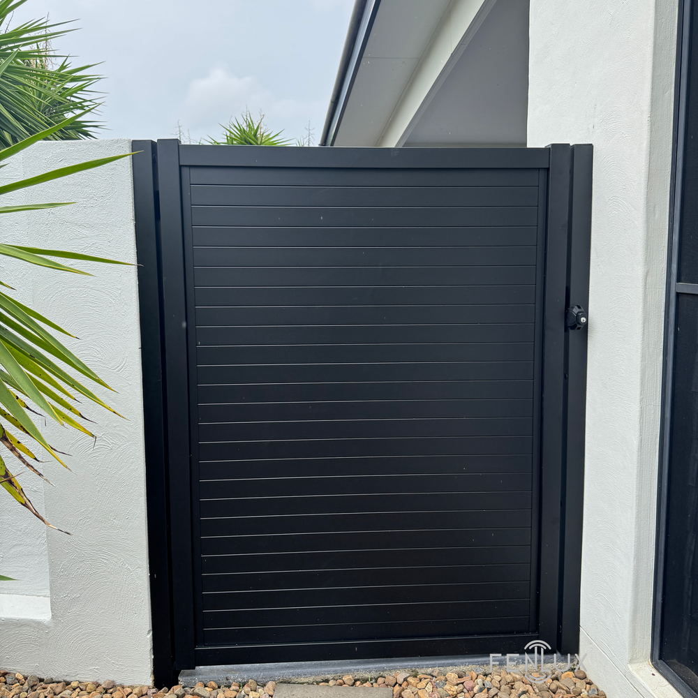 DIY horzontal slats pedestrian gate no gap view