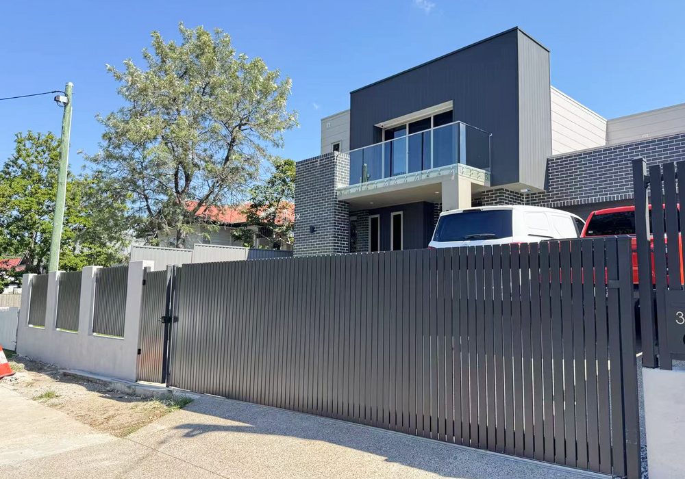 DIY Vertical Pickets Sliding Gate