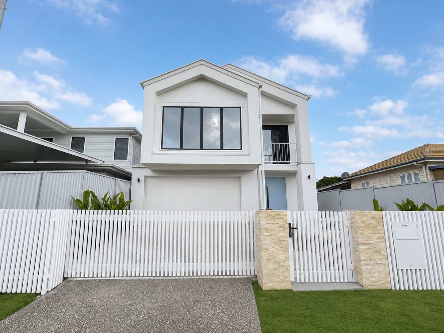 modern style batten style sliding gate