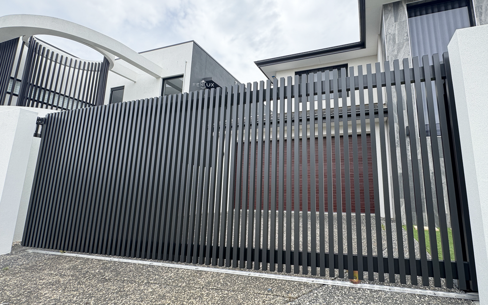 batten style drivewa sliding gate