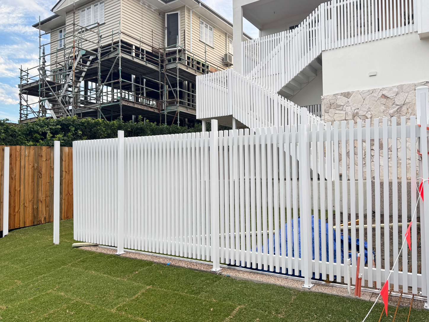 vertical batten style driveway gate