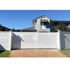 Sliding gate rollback space